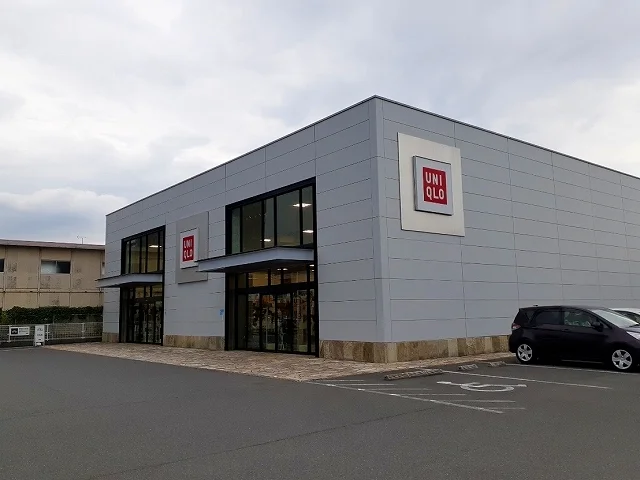 ユニクロ 伏見店まで110m