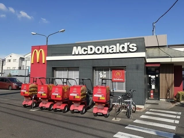 マクドナルド　２５号八尾店まで670m