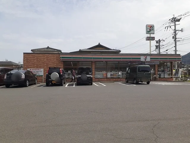 セブンイレブン諫早多良見町店まで513m