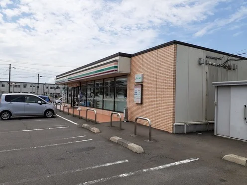 セブンイレブン国分重久店まで1000m