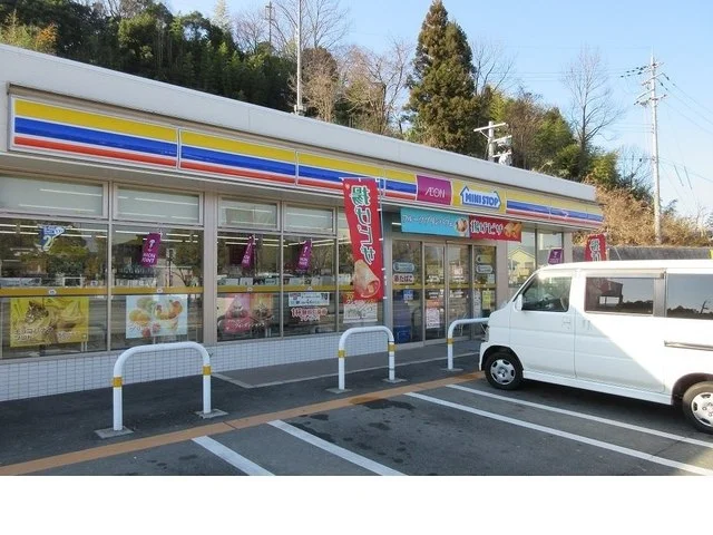 ミニストップ神戸藤原台南町店様まで350m
