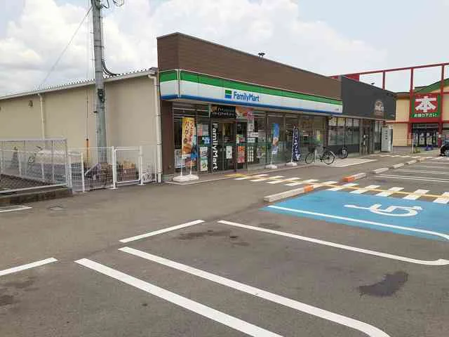 ファミリーマート打田上野店様まで800m