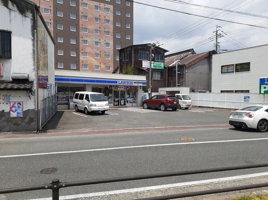 ローソン鳥栖駅前店まで530m