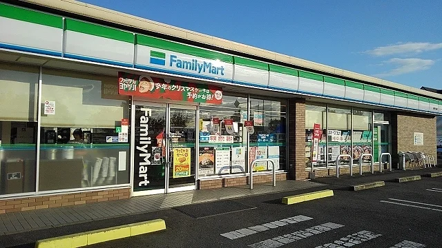 ファミリーマート板野川端店様まで450m