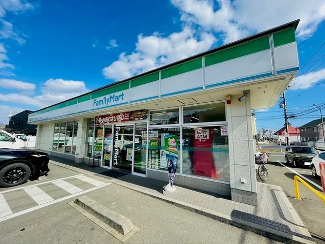ファミリーマート植松１丁目店まで650m