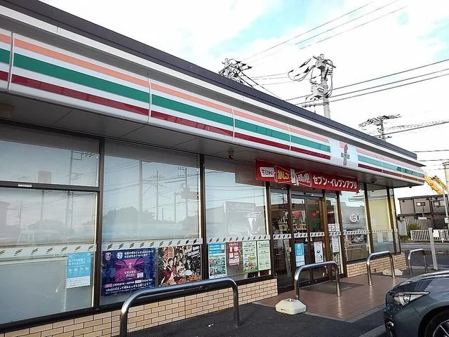 セブンイレブンレイクタウン５丁まで550m
