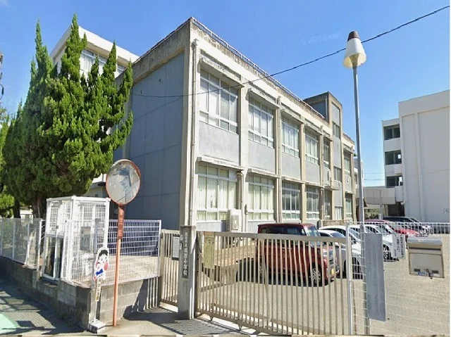 城西小学校まで500m