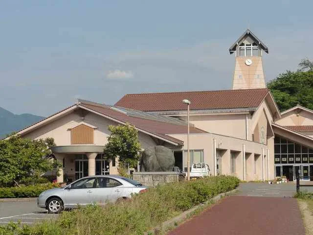 岩美町立岩美南小学校まで1600m