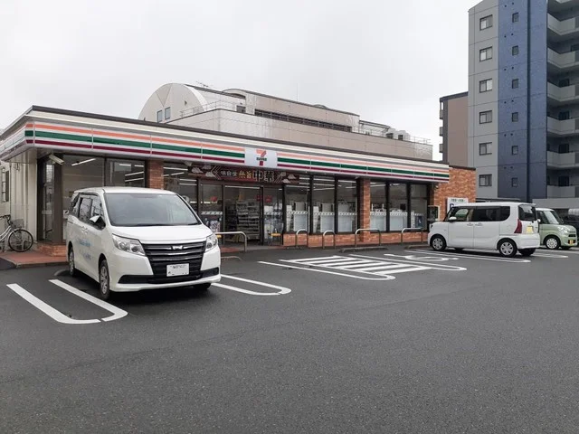 セブンイレブン福岡姪浜駅西店まで210m