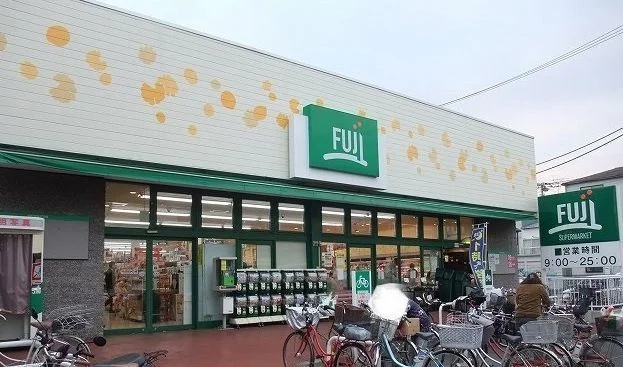 ＦＵＪＩ天神橋店まで674m