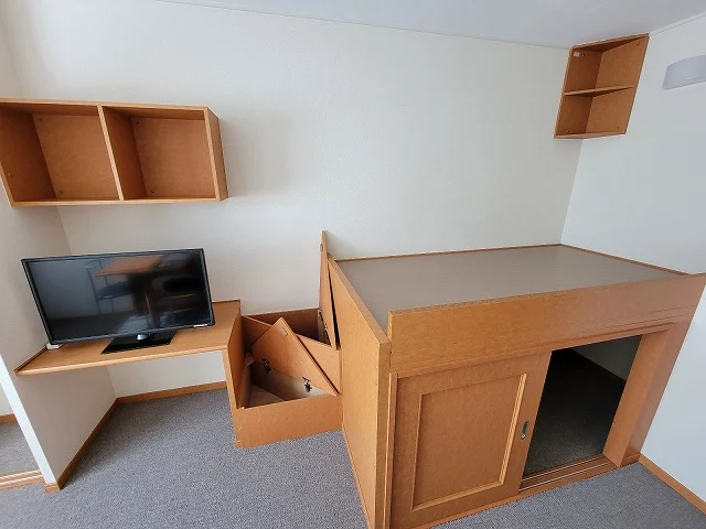 絨毯の色はお部屋によって異なります