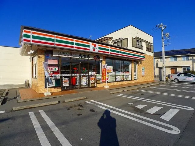 セブン-イレブン邑楽中野横町まで850m