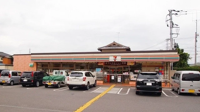 セブンイレブン嵐山むさし台まで750m