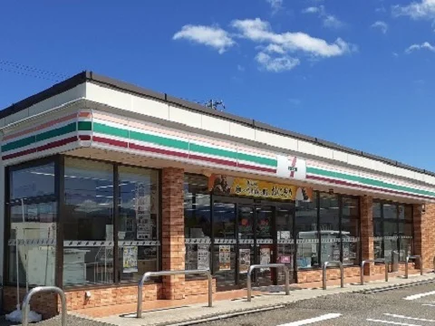 セブンイレブン富山町村１丁目店まで400m