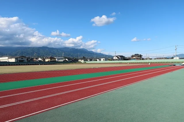 松尾総合運動場まで300m