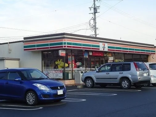 セブンイレブン西尾徳次店まで1400m