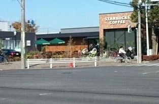 スターバックスコーヒーまで120m