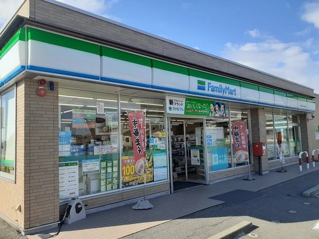 ファミリーマート黒部生地漁港店まで450m