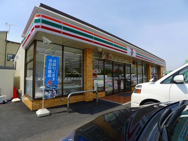 セブンイレブン　内ヶ島店まで500m