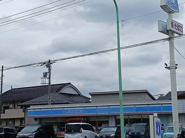 ローソン川口安行小山店まで221m