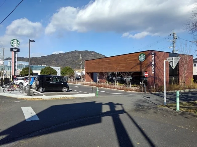 スターバックスコーヒーまで1200m