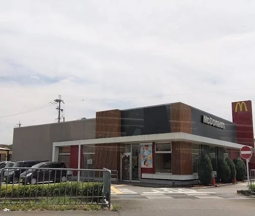 マクドナルド　175小野店まで1200m