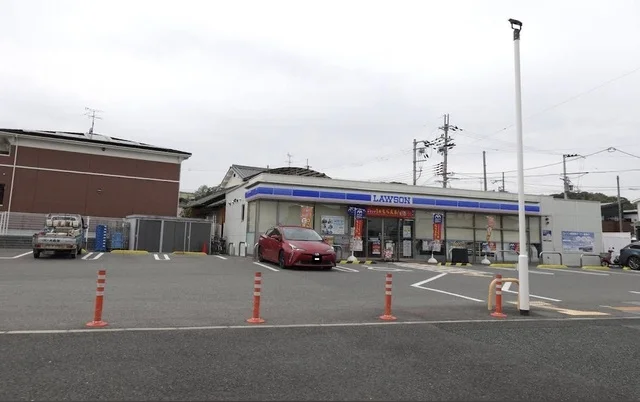 ローソン 王寺本町二丁目店まで240m