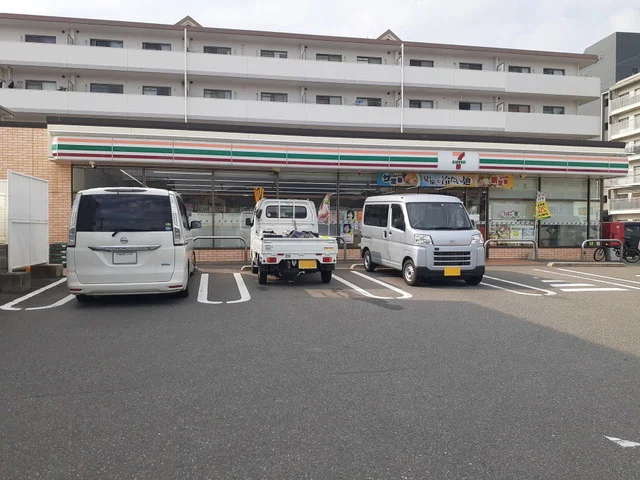 セブンイレブン福岡原6丁目店まで190m