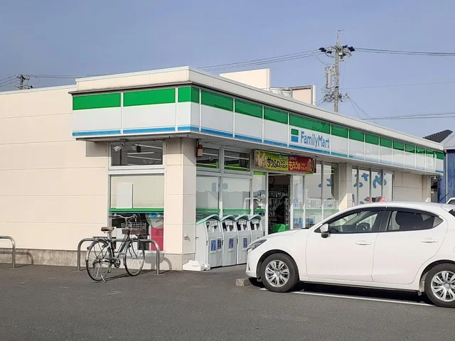 ファミリーマート　浜松向宿店まで719m