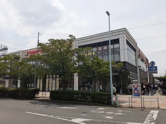 ヨークフーズ小手指店まで400m