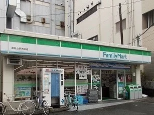 ファミリーマートまで840m