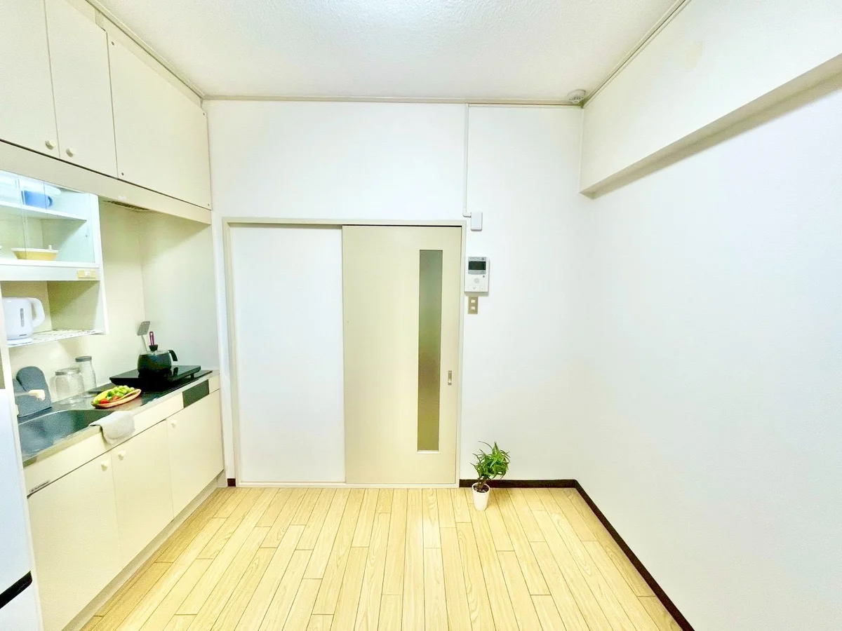 ※撮影用の観察植物・食器調理器具・雑貨類等はございません。※写真は現況優先
