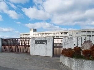 余部小学校まで100m