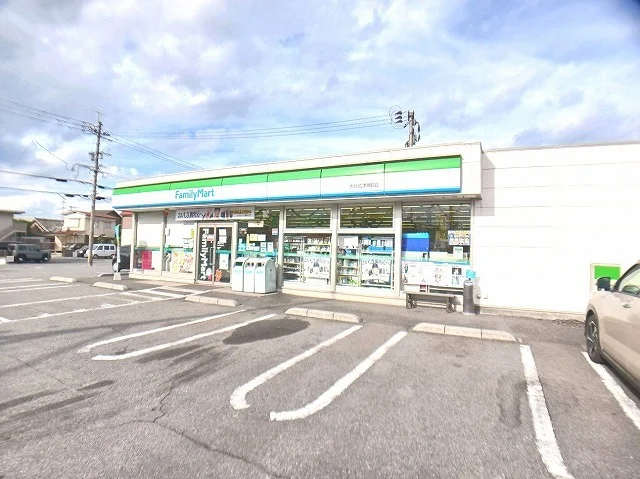 ファミリーマート　乙津港店まで190m