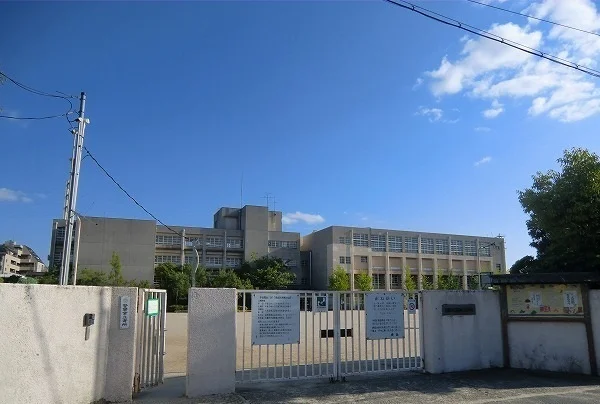 尼崎市立武庫の里小学校まで300m
