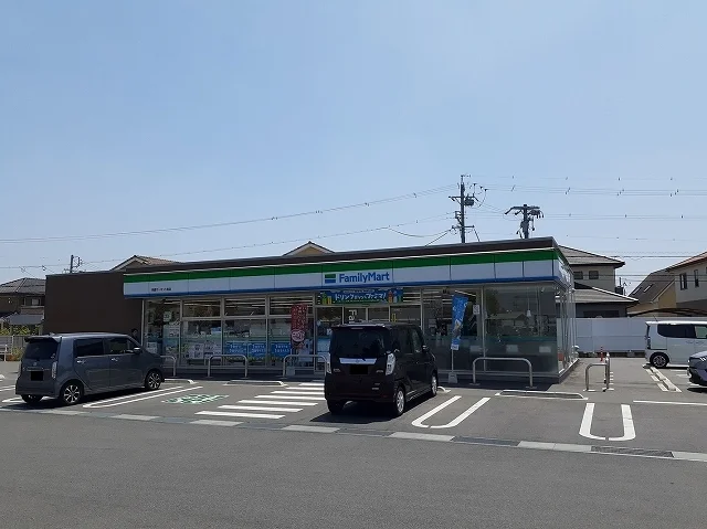 ファミリーマートサーキット前店まで240m