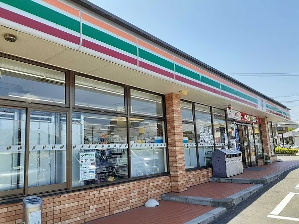 セブンイレブン道伯店まで600m