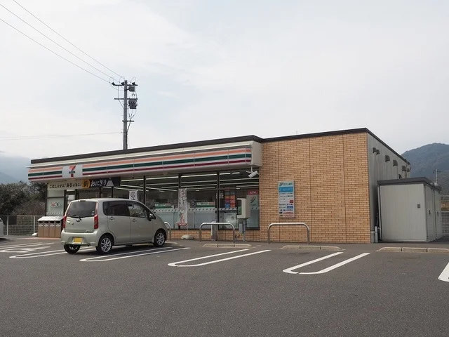 セブンイレブンまで1000m