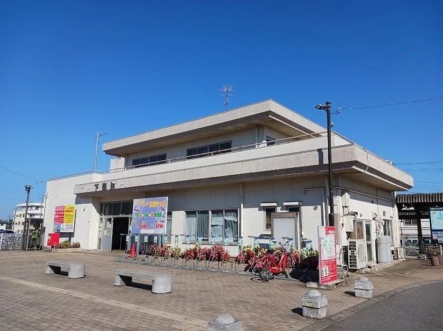 下妻駅まで1400m