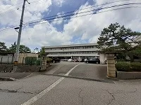 加茂中学校まで850m