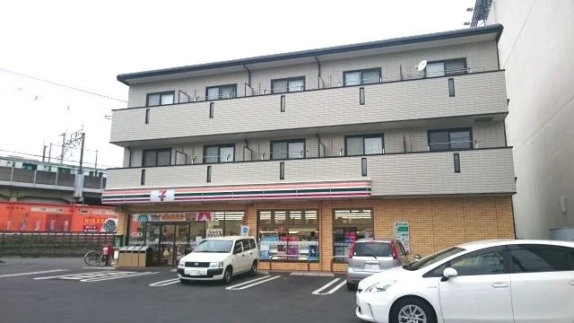 セブンイレブン浦和白幡6丁目店まで260m