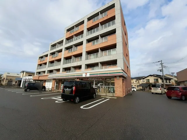 セブンイレブン小新４丁目店まで650m
