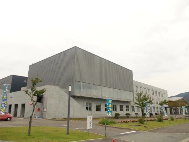横手清陵学院高校まで1000m