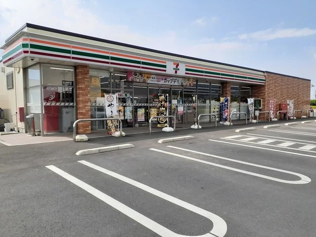 セブンイレブン藤岡店まで700m