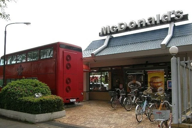 マクドナルドまで450m