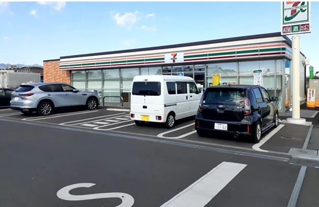 セブンイレブンまで350m