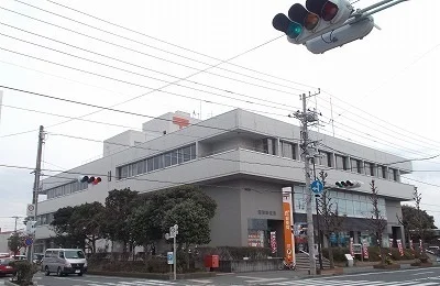 沼津郵便局まで2000m
