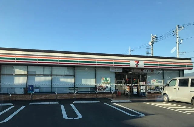セブンイレブン 三島八反畑店まで190m