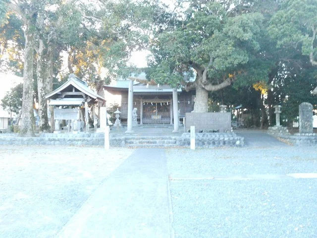 矢柄神社まで100m