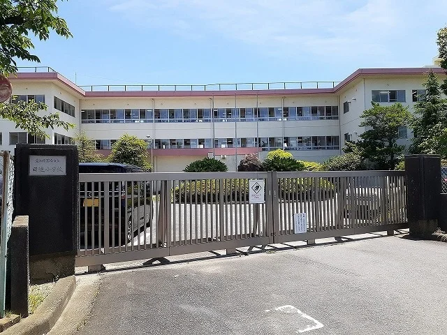 市立日進小学校まで430m